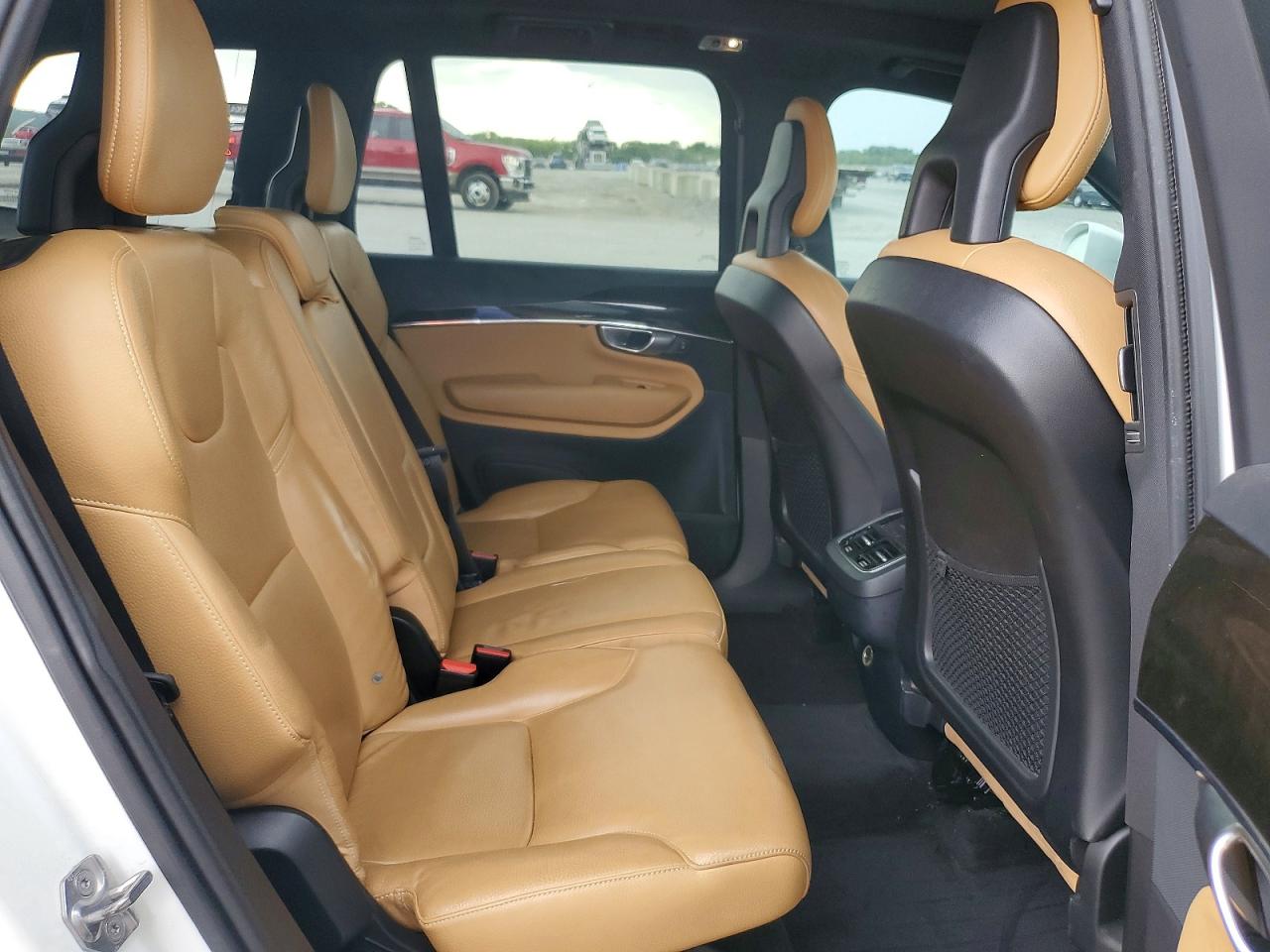 2018 VOLVO XC90