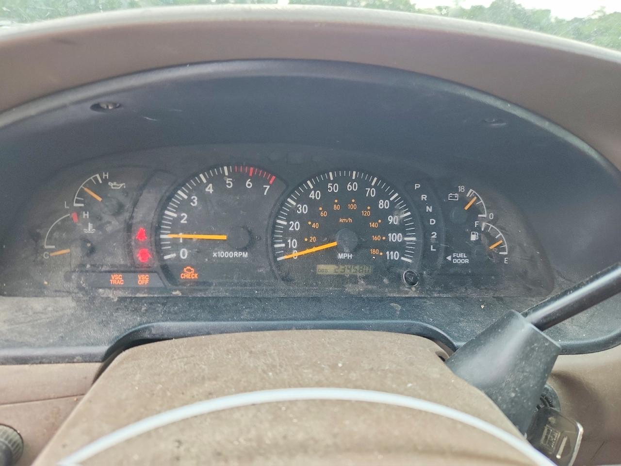 2004 TOYOTA TUNDRA