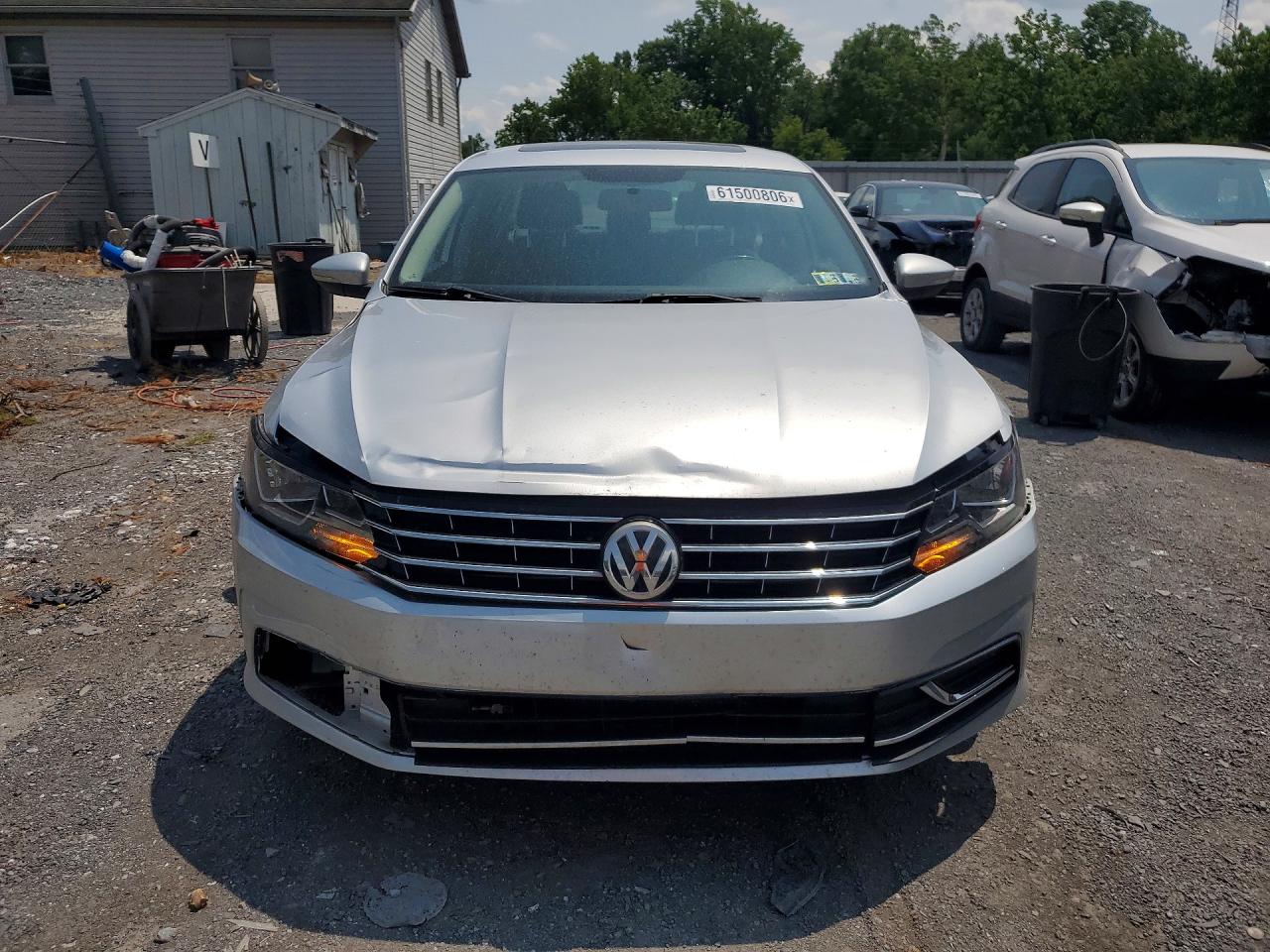 2016 VOLKSWAGEN PASSAT