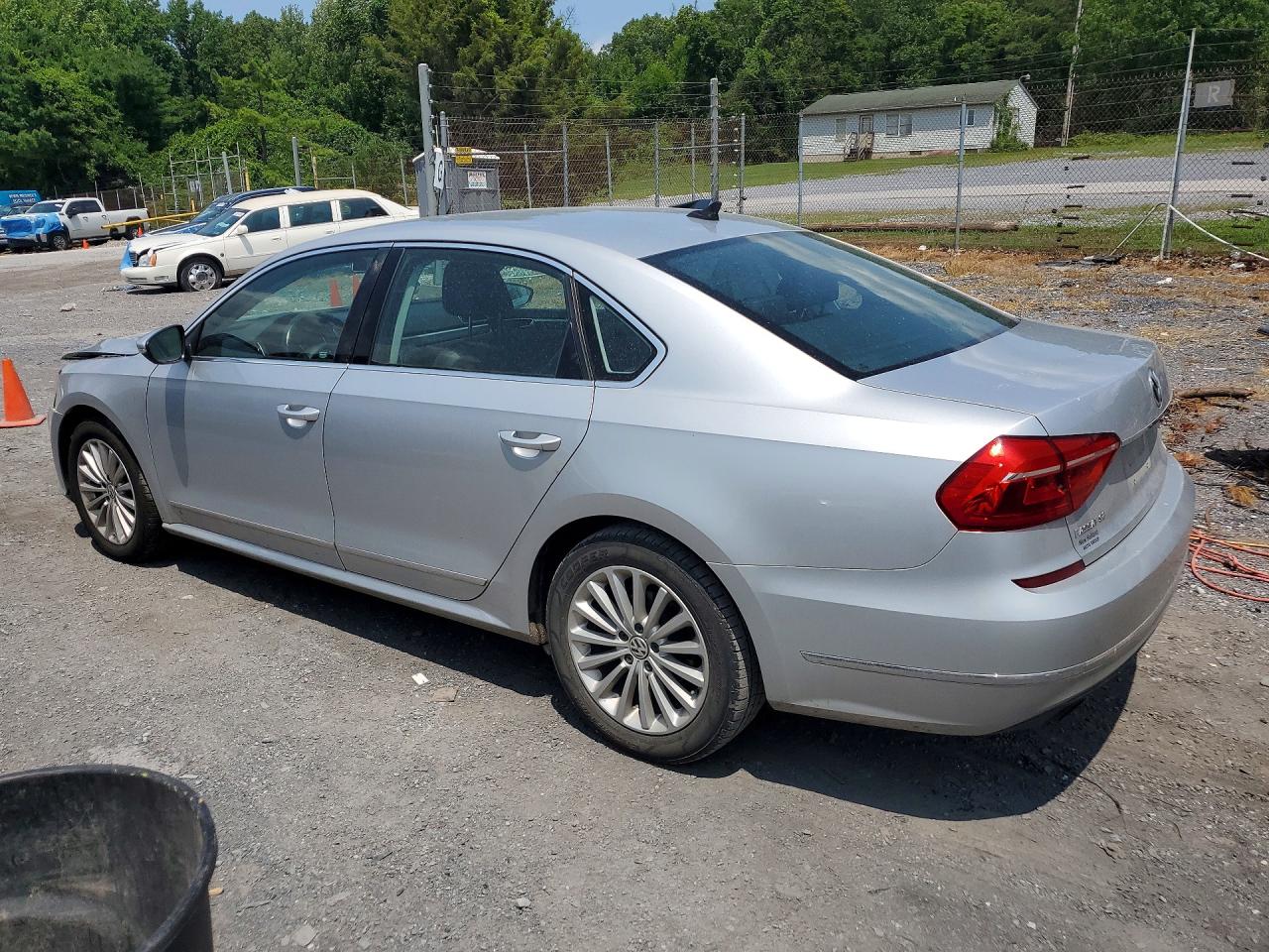 2016 VOLKSWAGEN PASSAT