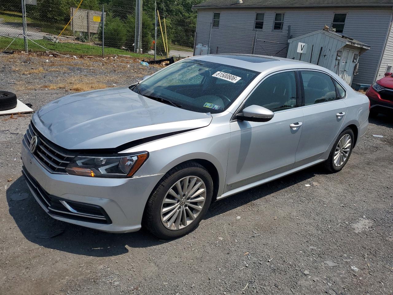 2016 VOLKSWAGEN PASSAT