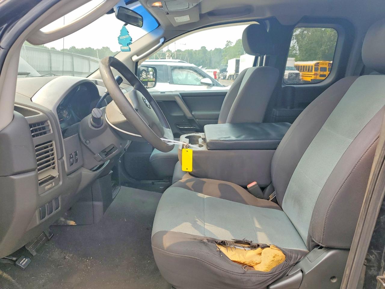 2005 NISSAN TITAN