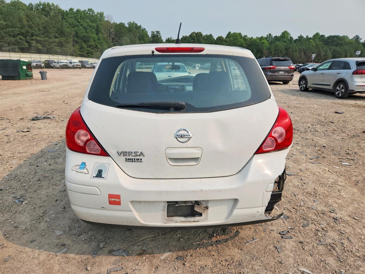 2011 NISSAN VERSA