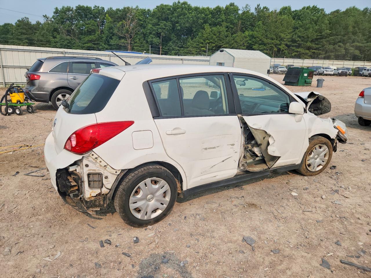 2011 NISSAN VERSA