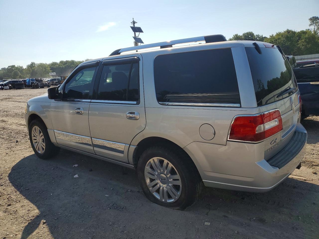 2011 LINCOLN NAVIGATOR