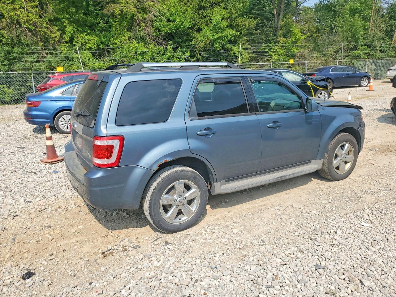 2011 FORD ESCAPE