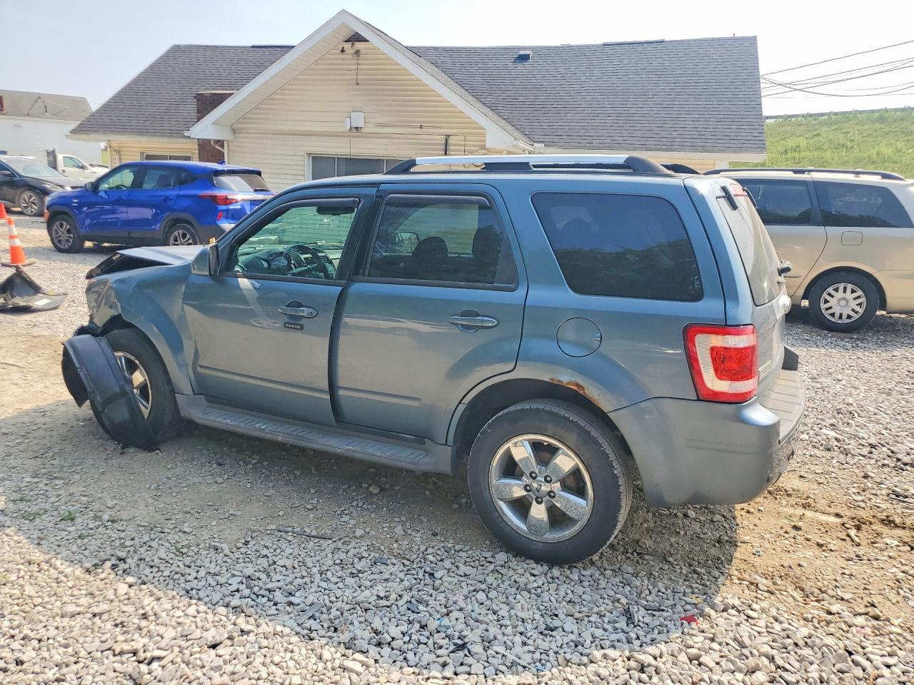 2011 FORD ESCAPE