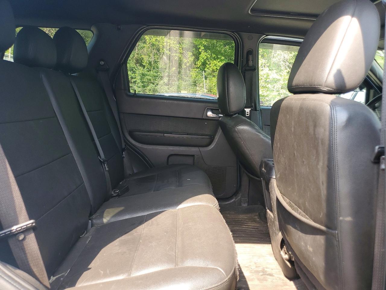 2011 FORD ESCAPE