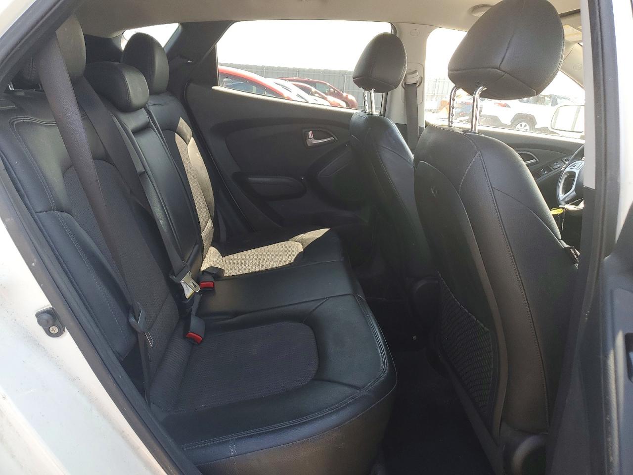 2011 HYUNDAI TUCSON