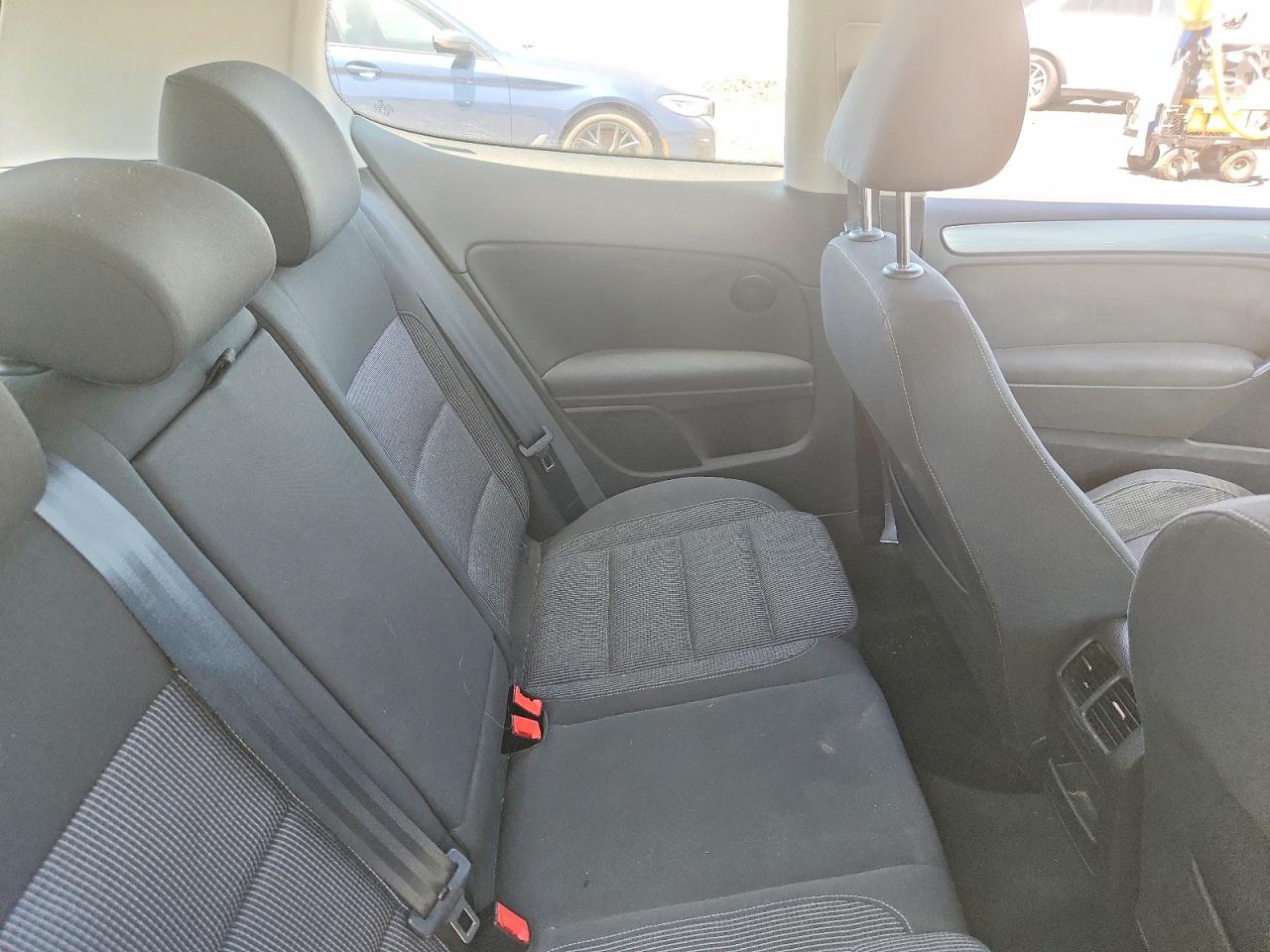 2012 VOLKSWAGEN GOLF