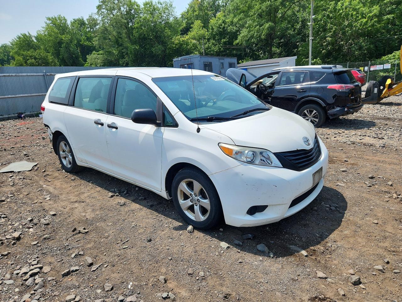 2014 TOYOTA SIENNA