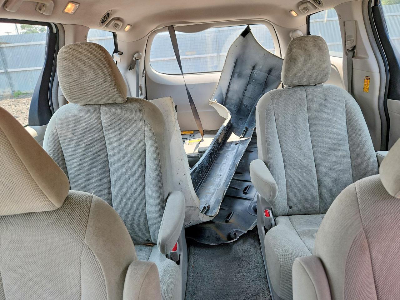 2014 TOYOTA SIENNA