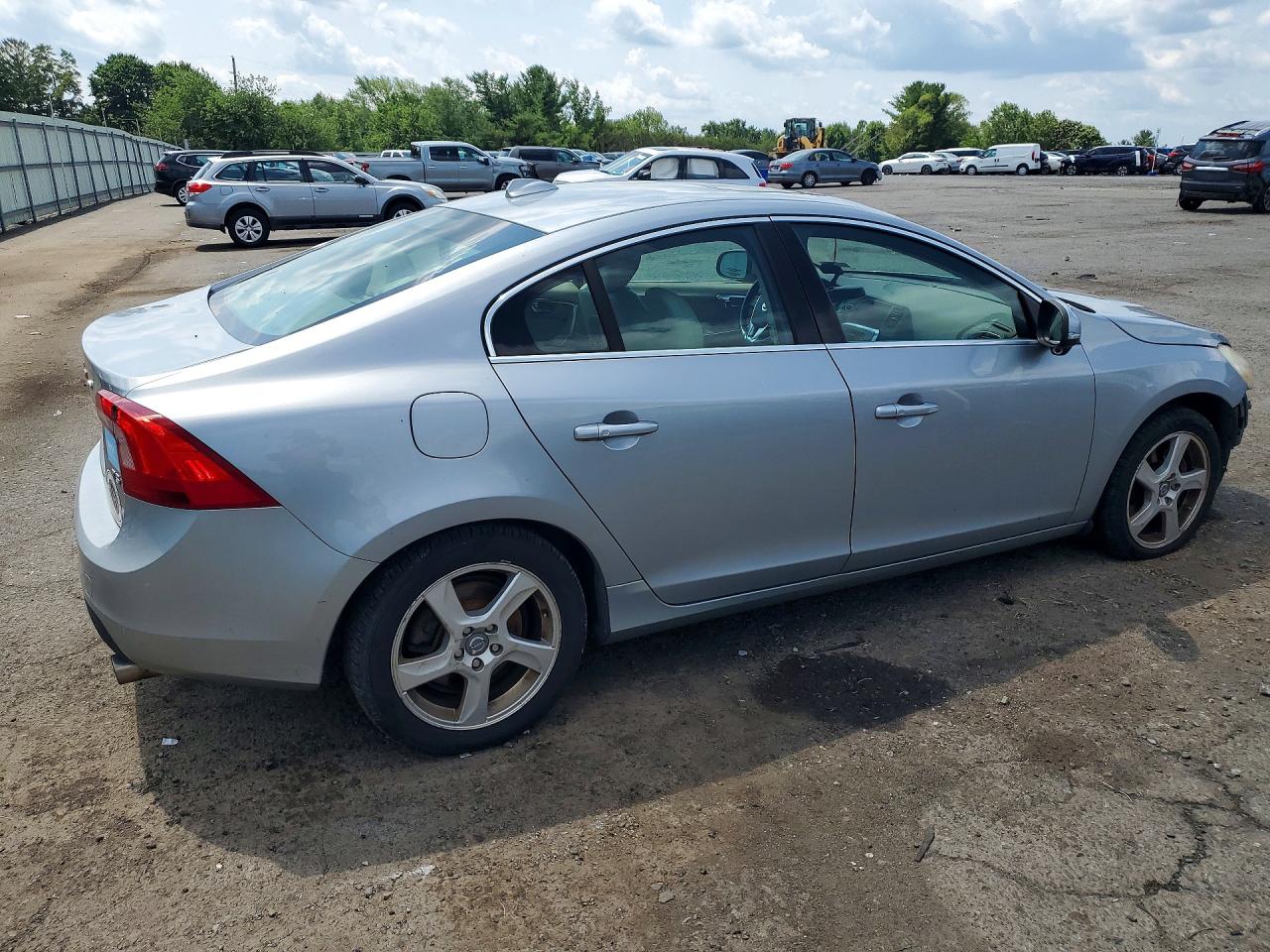 2013 VOLVO S60
