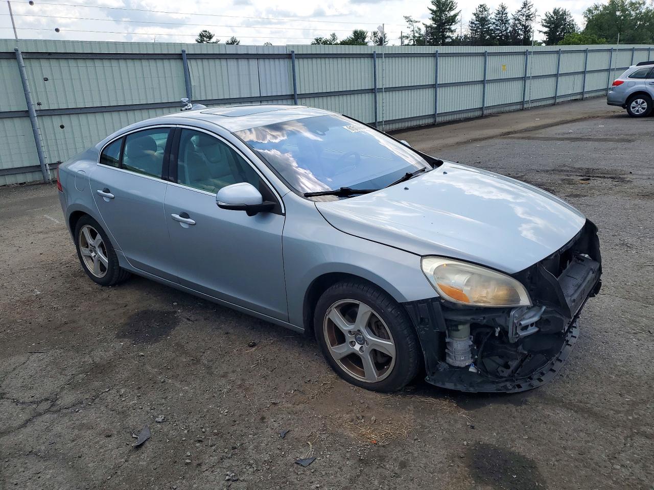 2013 VOLVO S60