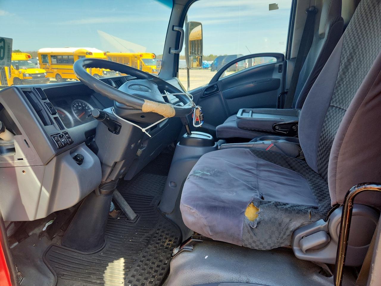 2013 ISUZU NQR