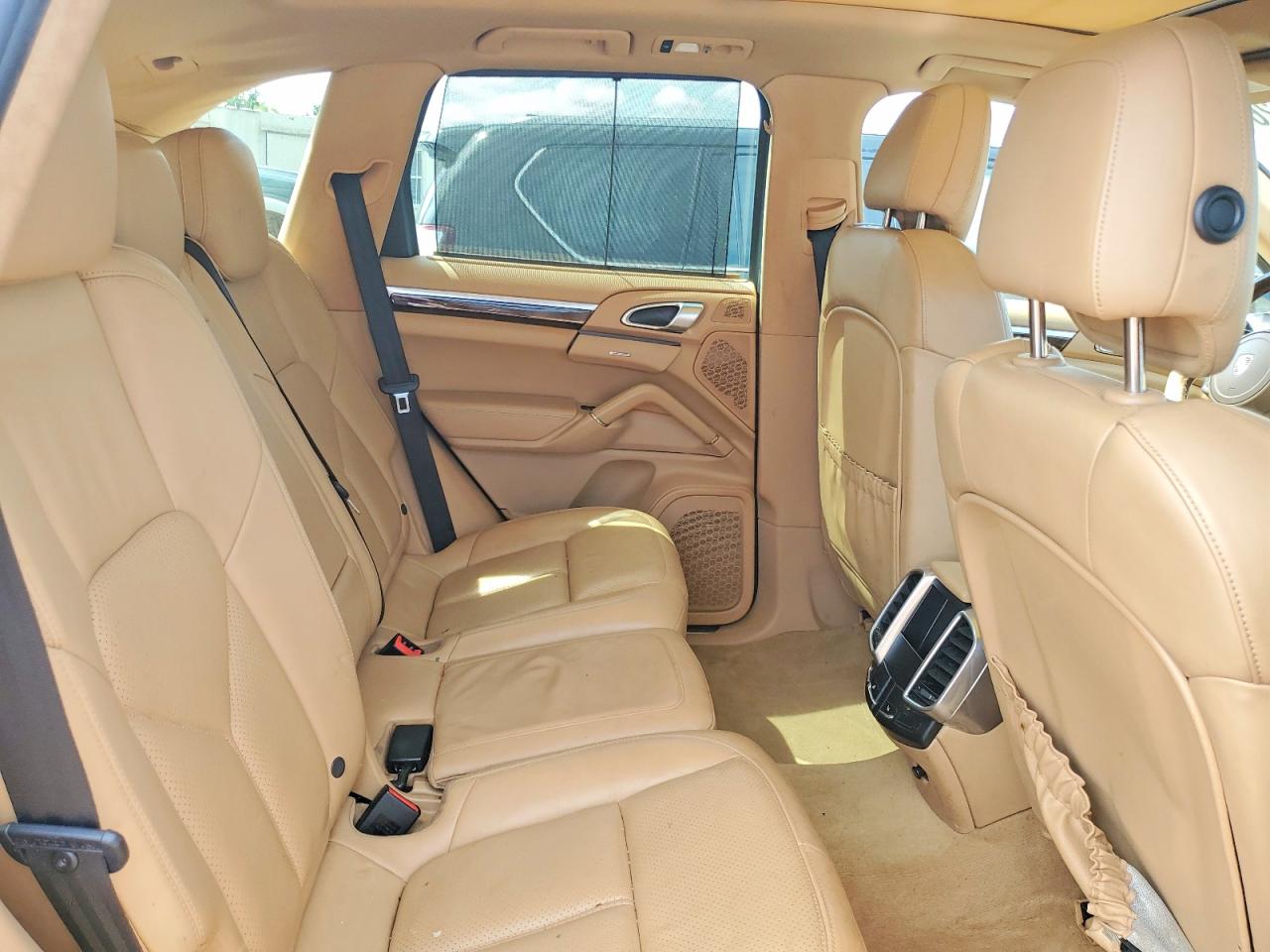 2014 PORSCHE CAYENNE