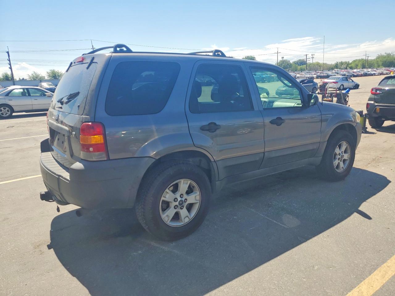 2005 FORD ESCAPE