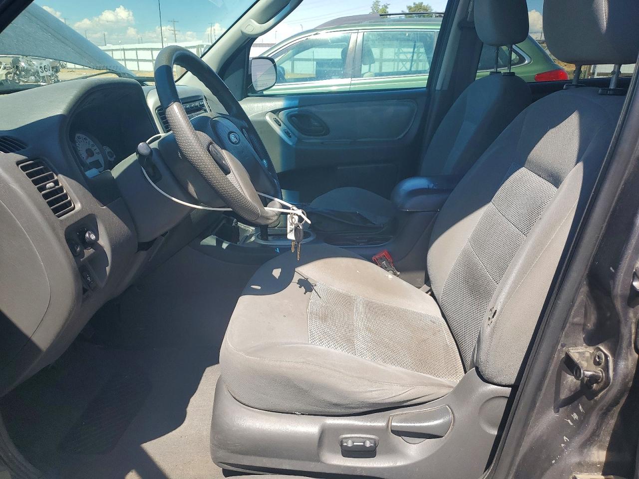 2005 FORD ESCAPE