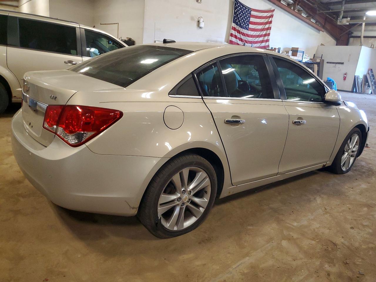 2011 CHEVROLET CRUZE