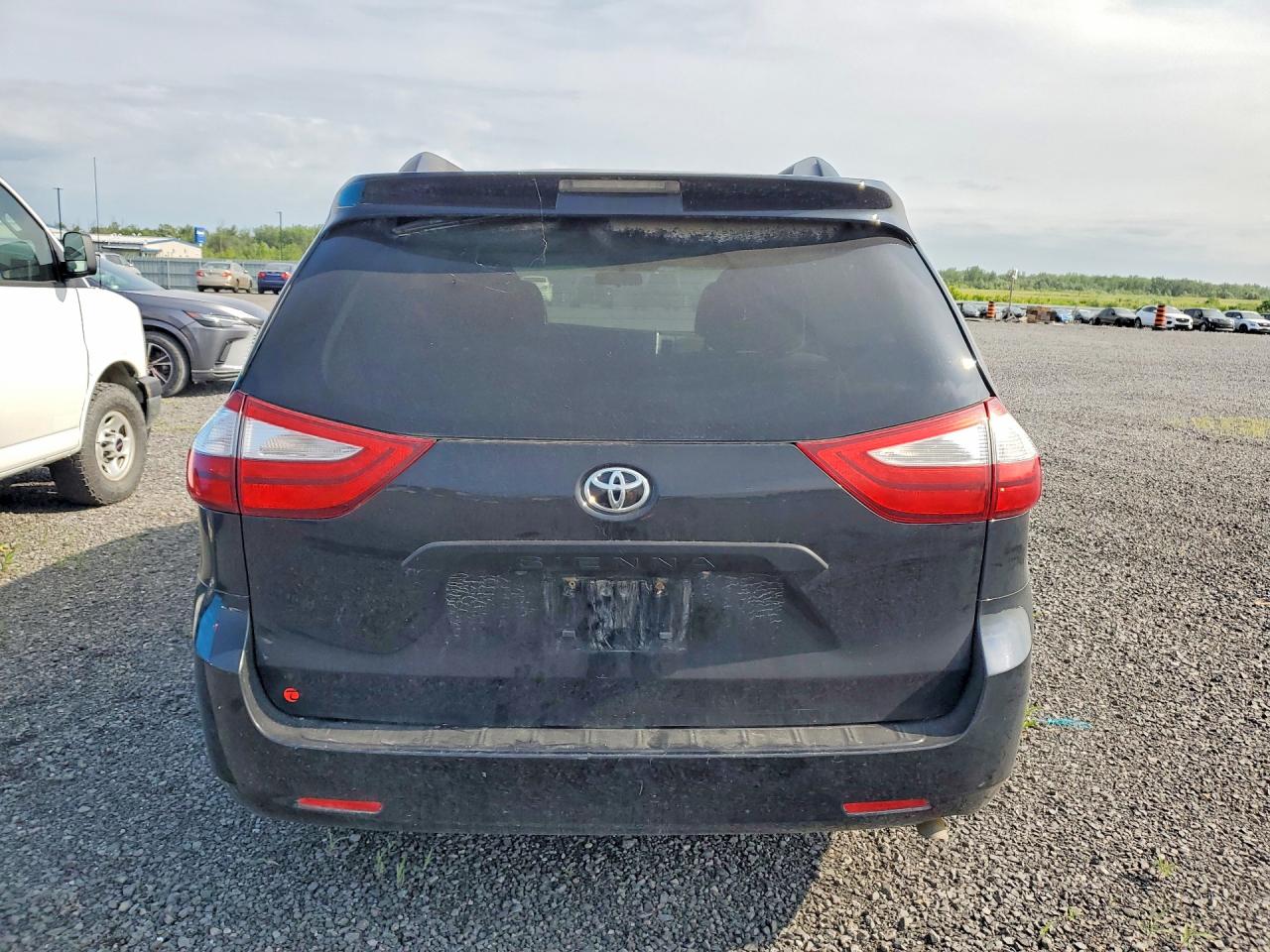 2015 TOYOTA SIENNA