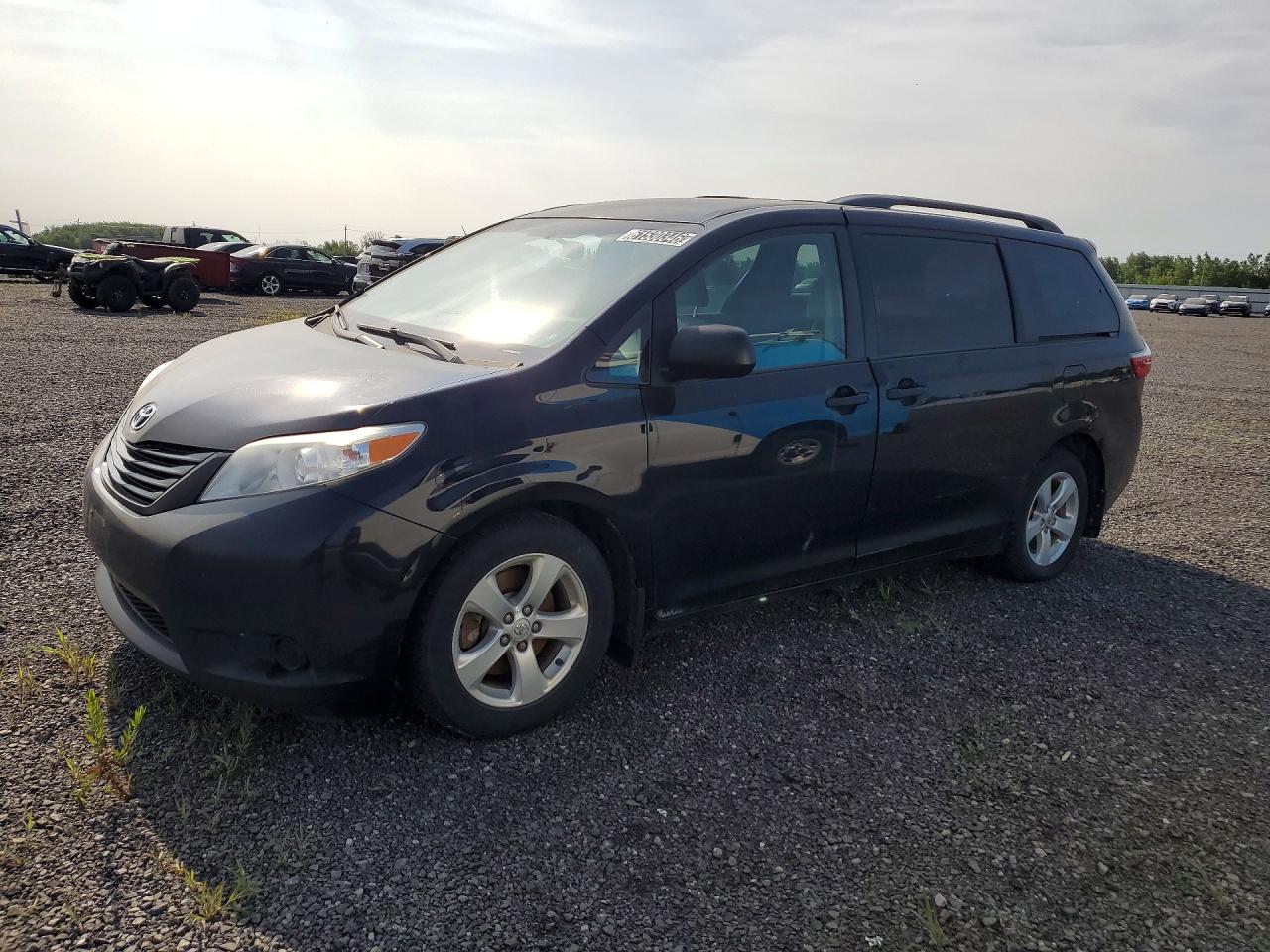 2015 TOYOTA SIENNA