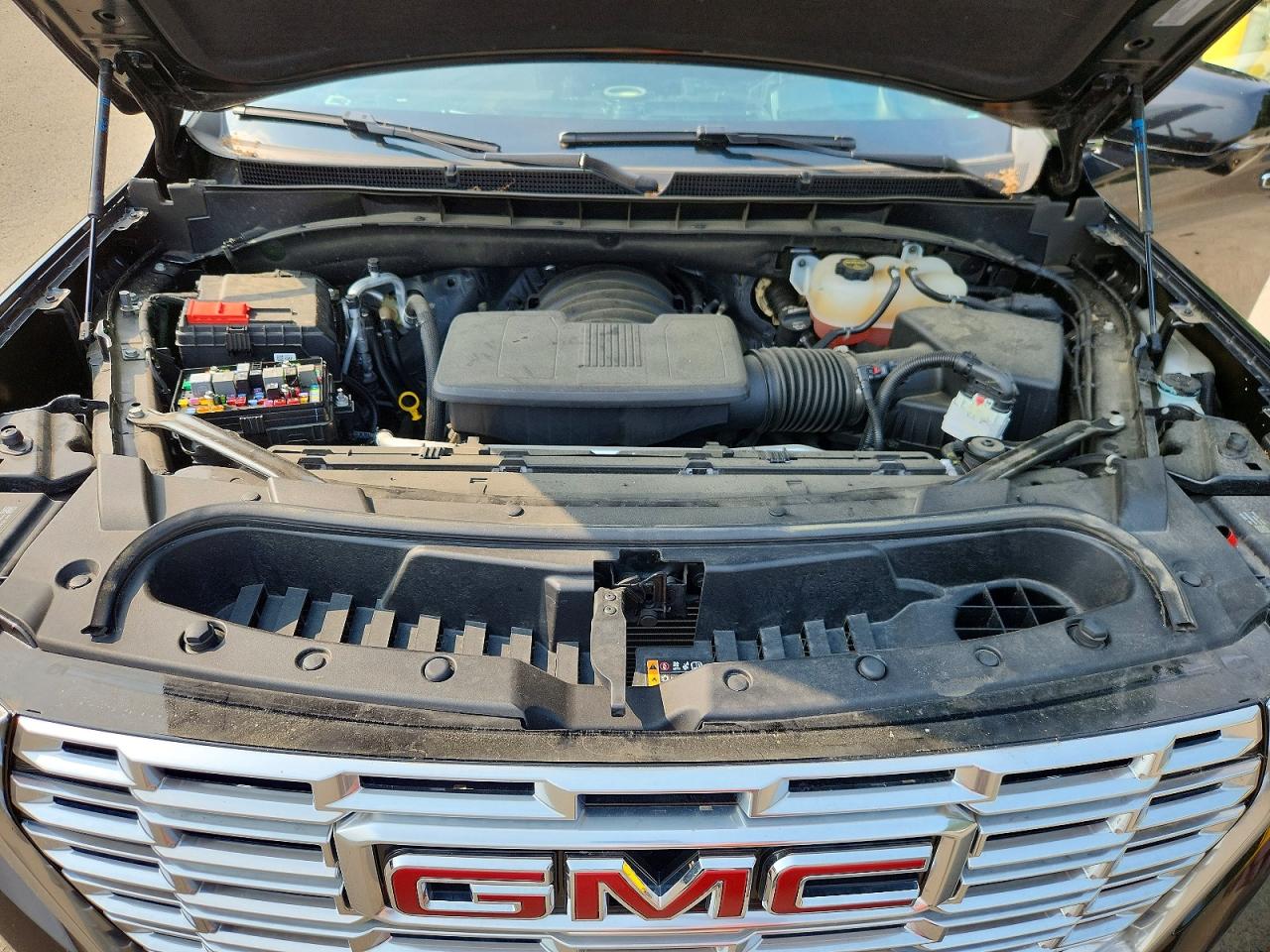 2025 GMC YUKON