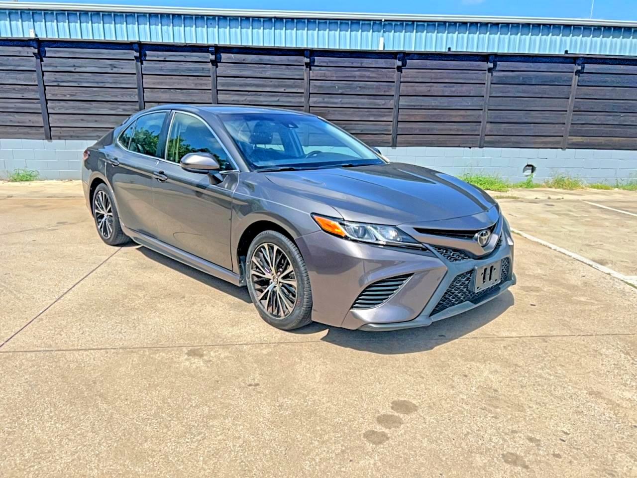 2019 TOYOTA CAMRY
