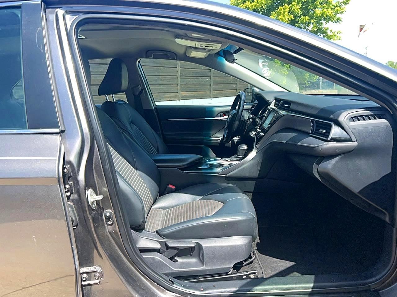 2019 TOYOTA CAMRY