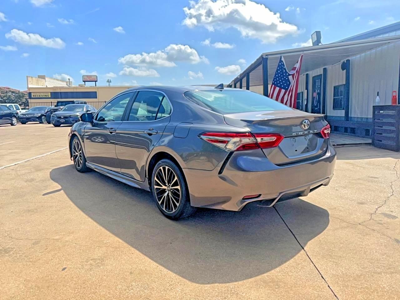 2019 TOYOTA CAMRY