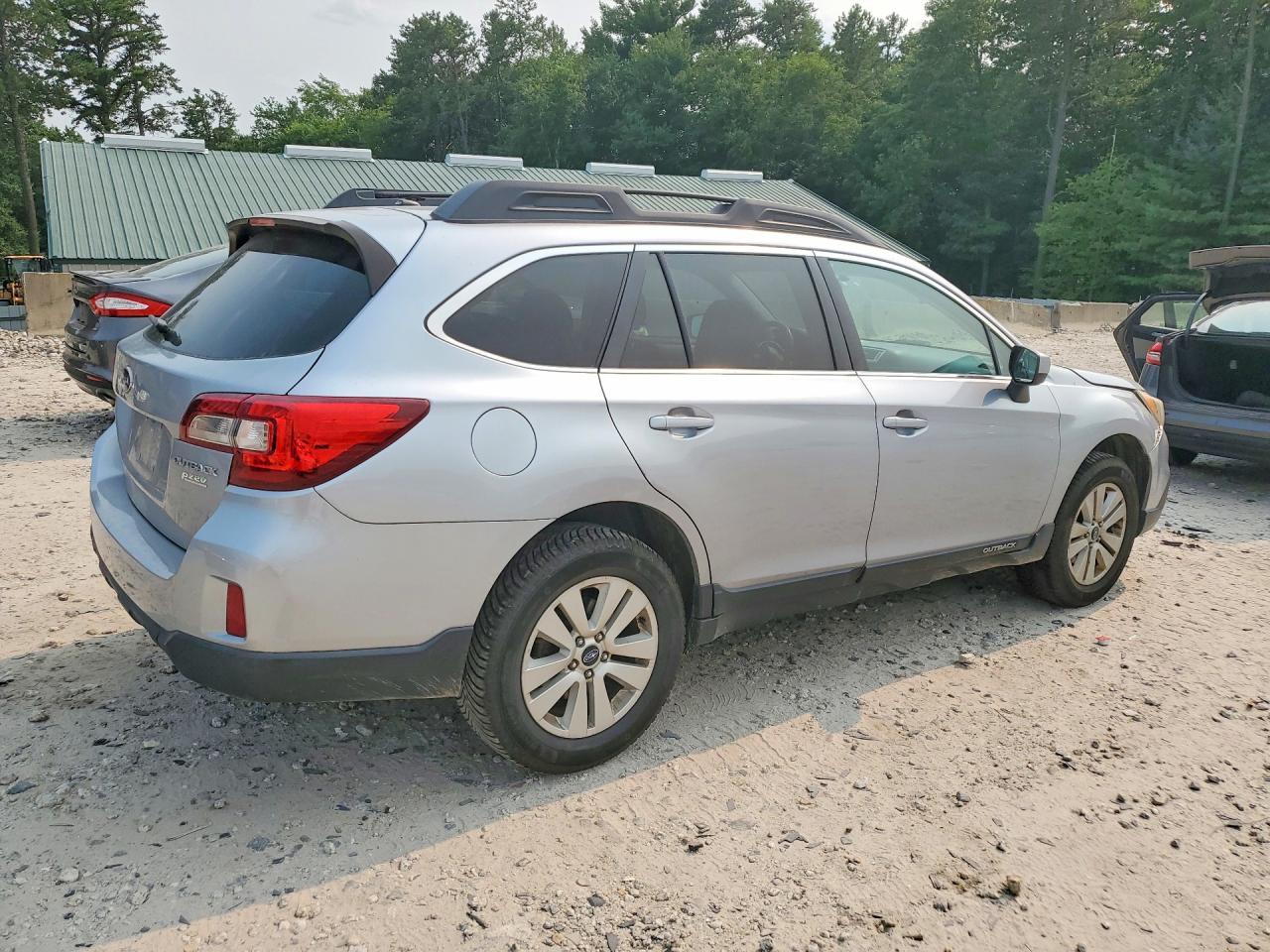 2015 SUBARU OUTBACK