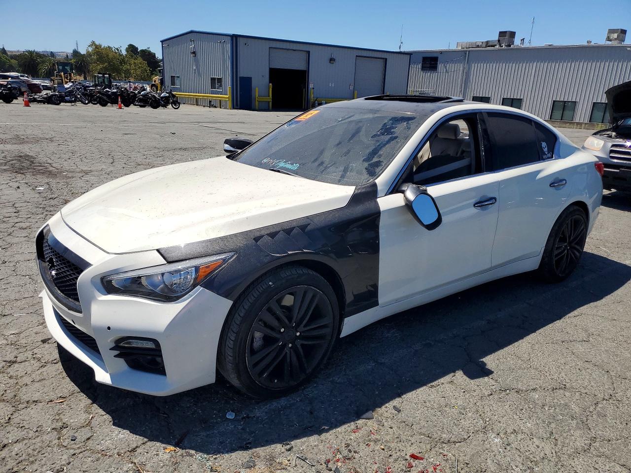 2015 INFINITI Q50