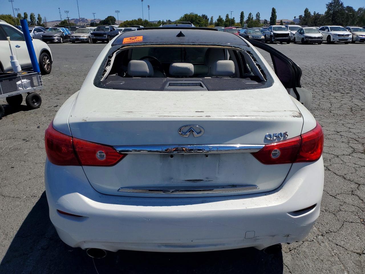 2015 INFINITI Q50
