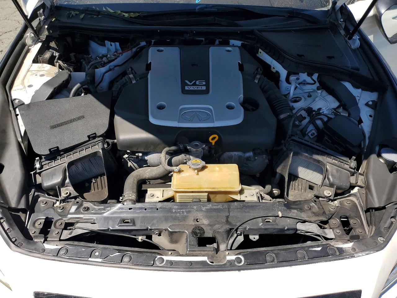2015 INFINITI Q50