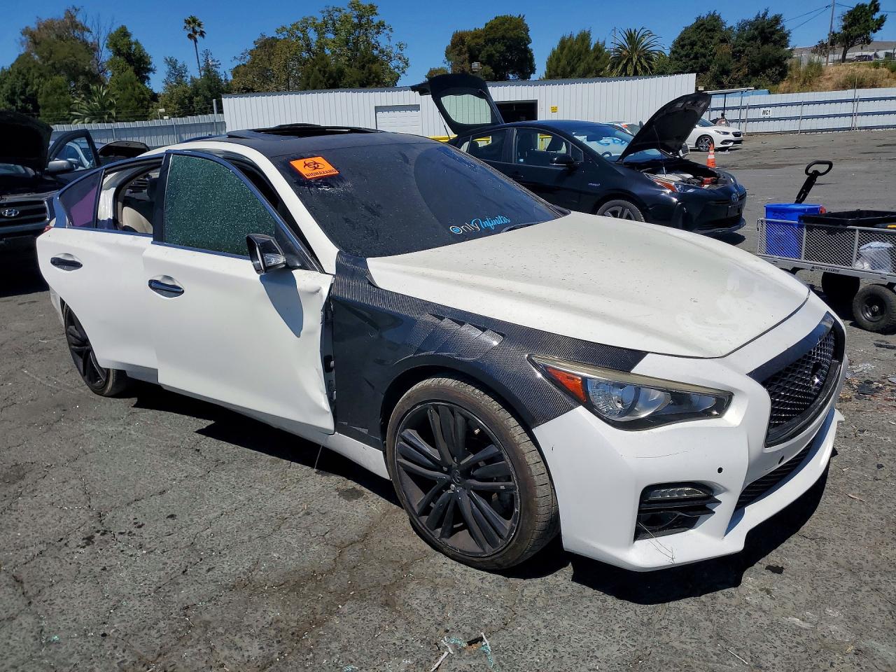 2015 INFINITI Q50