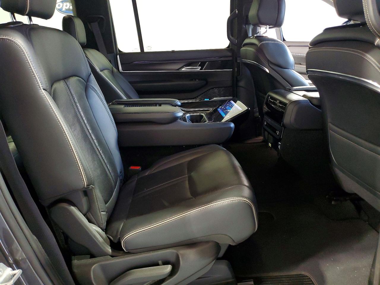 2024 JEEP GRAND WAGO