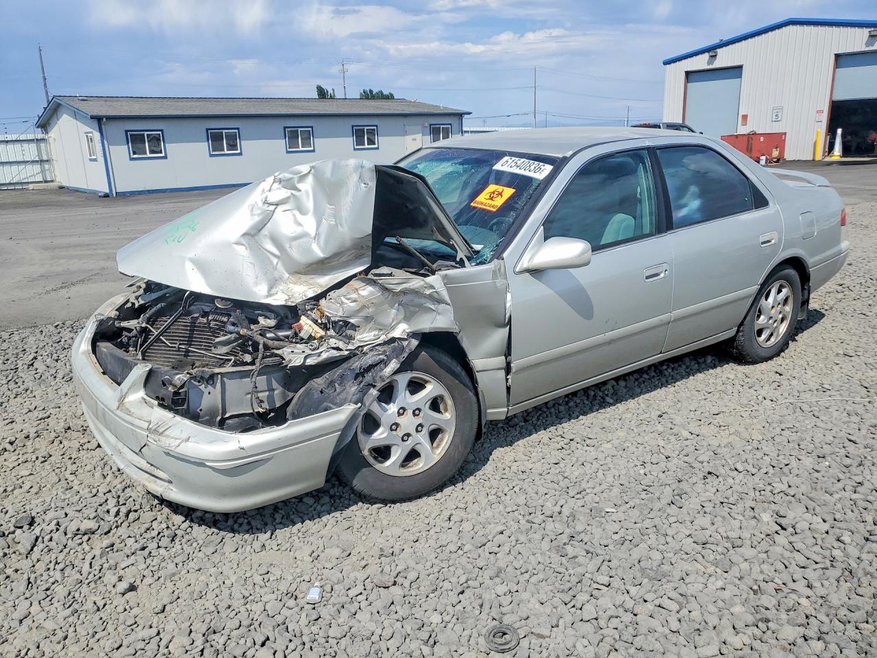 2001 TOYOTA CAMRY