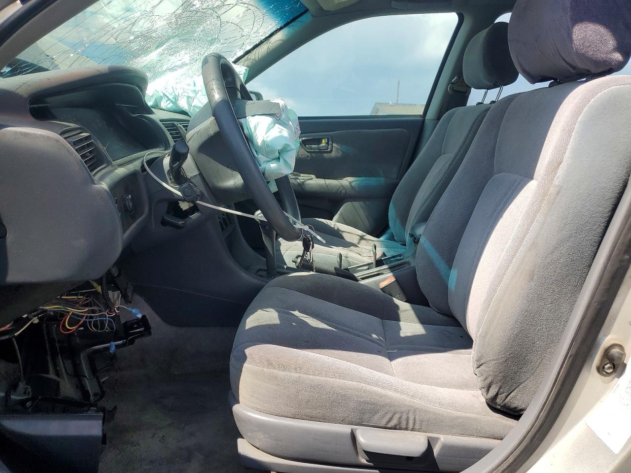 2001 TOYOTA CAMRY