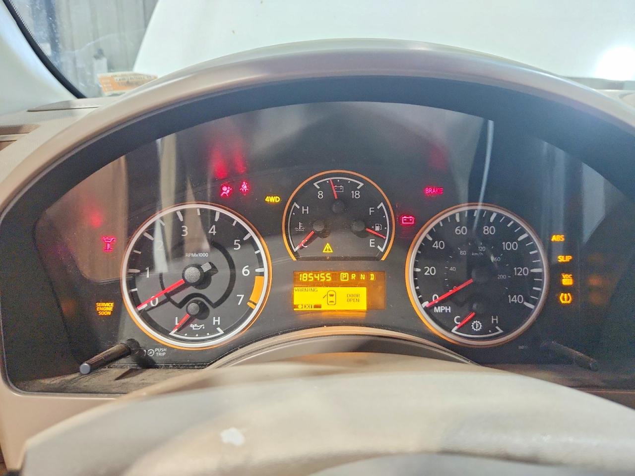 2010 NISSAN TITAN