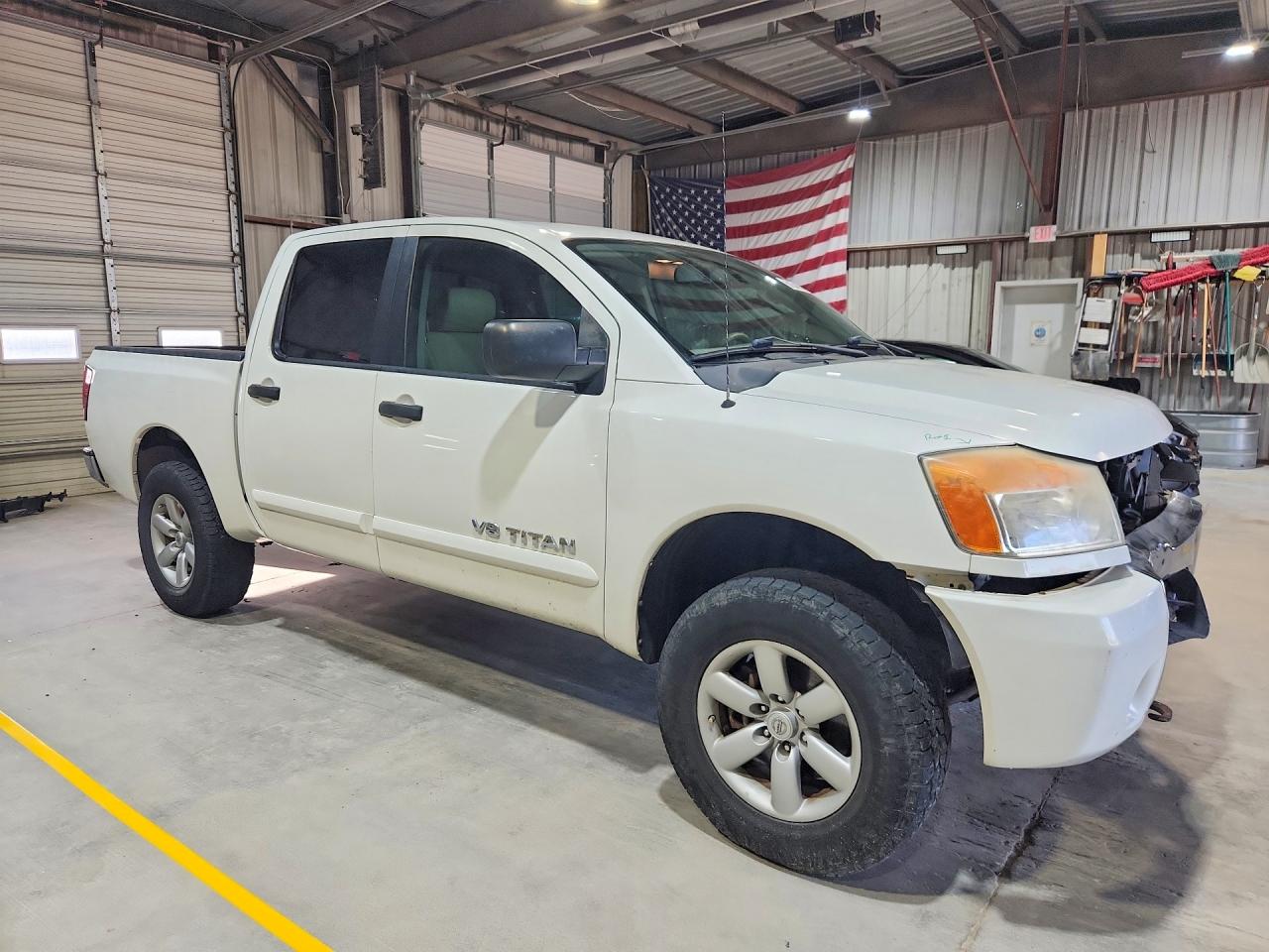 2010 NISSAN TITAN