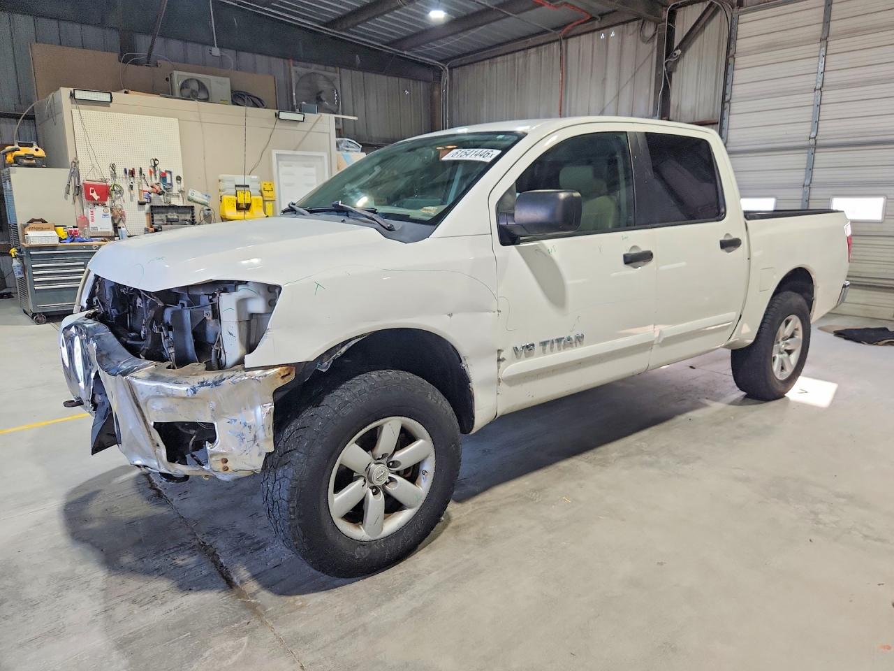 2010 NISSAN TITAN