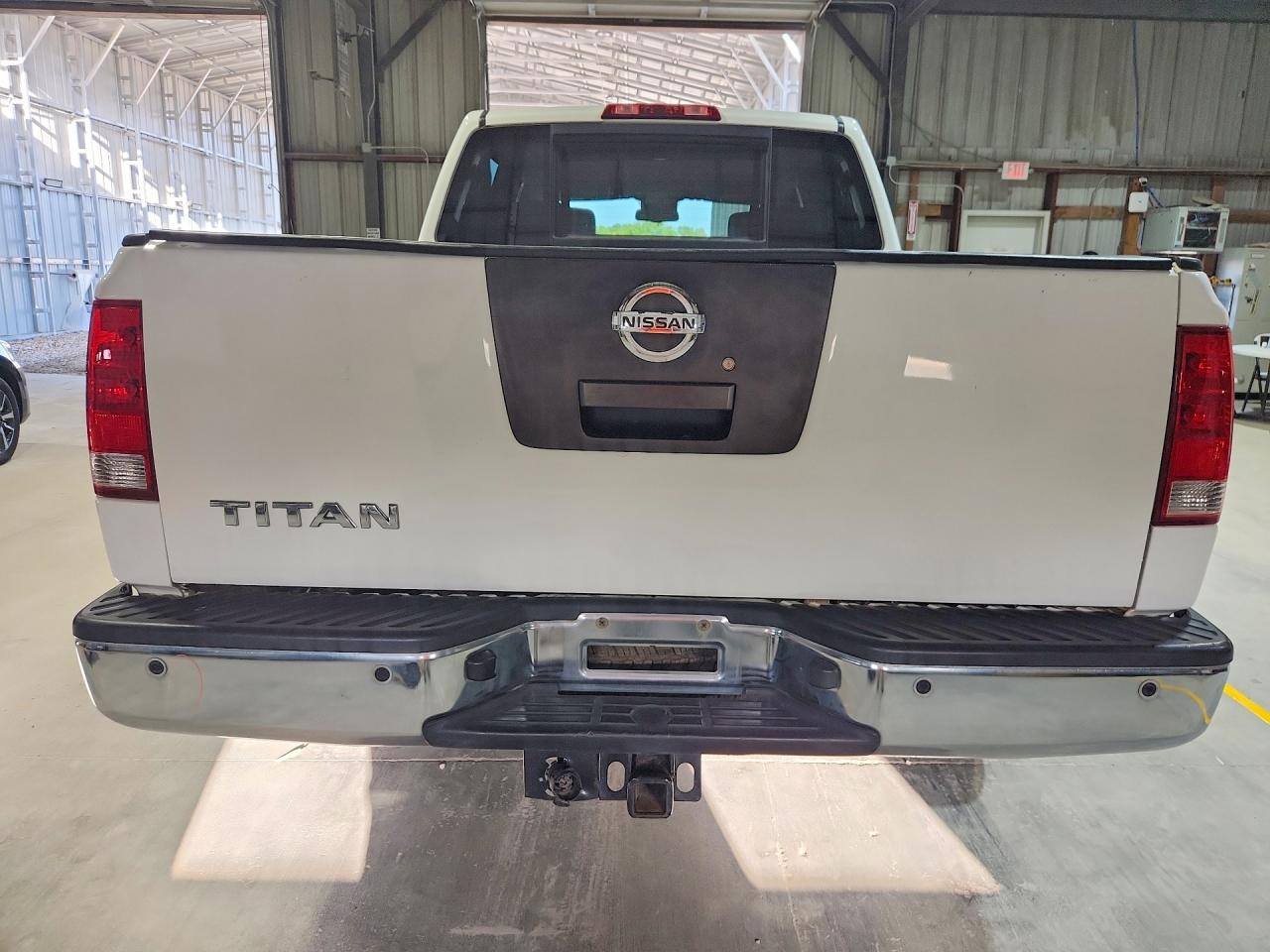 2010 NISSAN TITAN