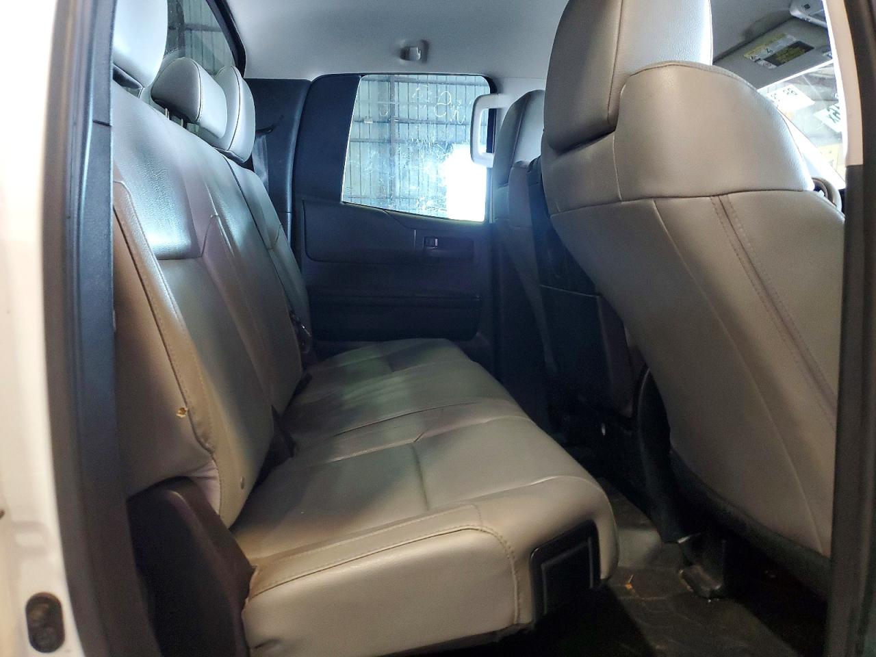 2016 TOYOTA TUNDRA