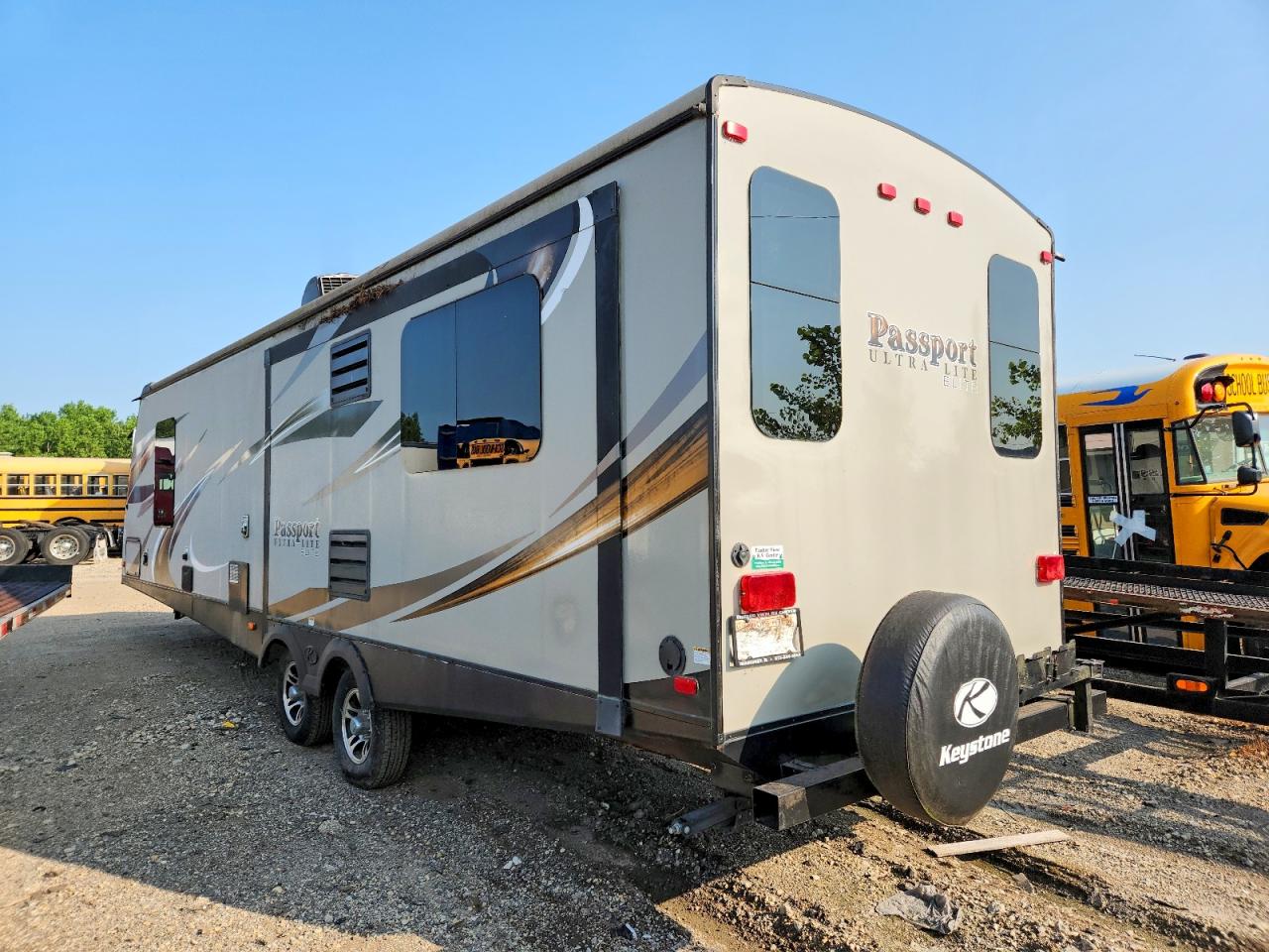 2015 KEYSTONE RV RECREATION