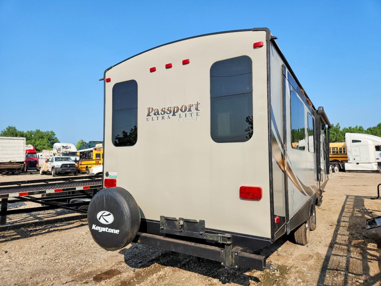 2015 KEYSTONE RV RECREATION