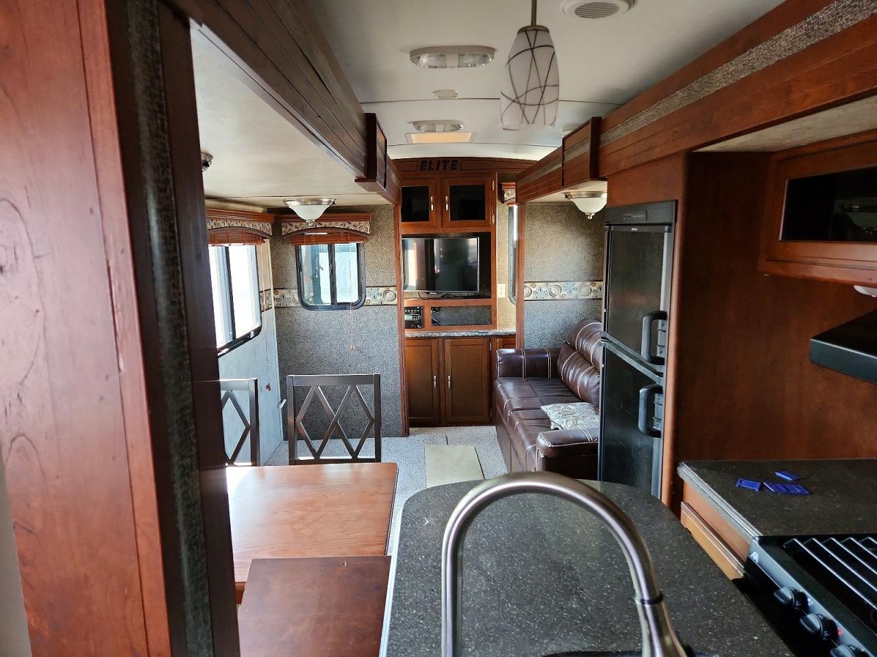 2015 KEYSTONE RV RECREATION