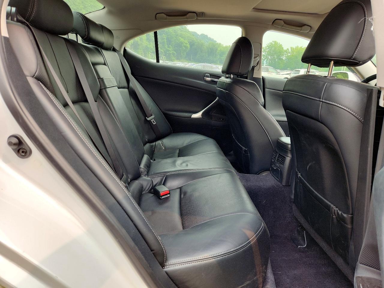 2010 LEXUS IS