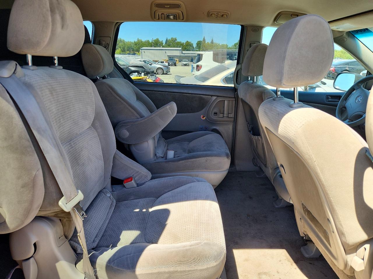 2006 TOYOTA SIENNA