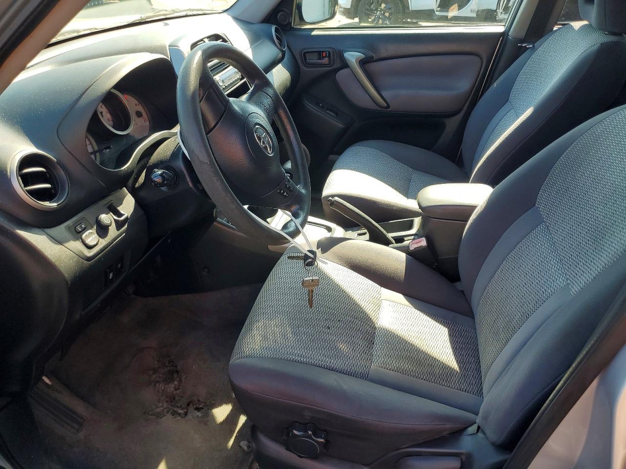 2004 TOYOTA RAV4