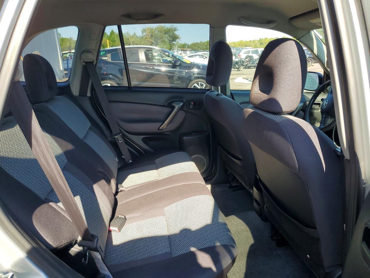 2004 TOYOTA RAV4