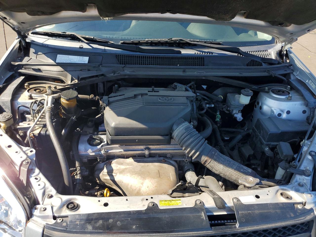 2004 TOYOTA RAV4